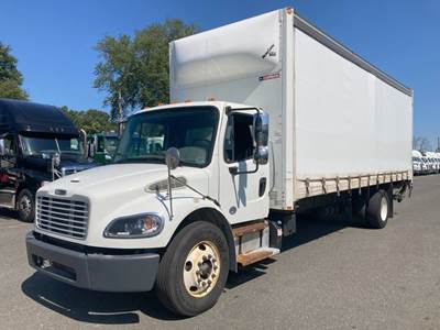 Freightliner M2 106 26 ft Box Truck - 260HP, 6 Speed Automatic, Roll up Door, Liftgate