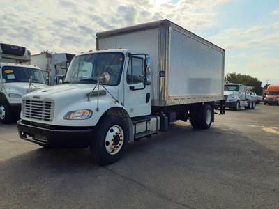 Freightliner M2 106 18 ft Box Truck - 260HP, 6 Speed Automatic, Roll up Door