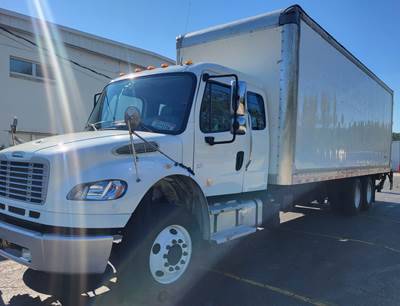 Freightliner M2 106 28 ft Box Truck - 270HP, 6 Speed Automatic, Swing Door, Liftgate