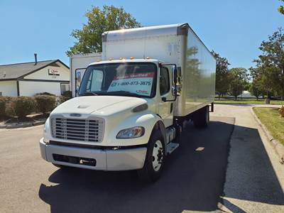 Freightliner M2 106 26 ft Box Truck - 280HP, 6 Speed Automatic, Roll up Door