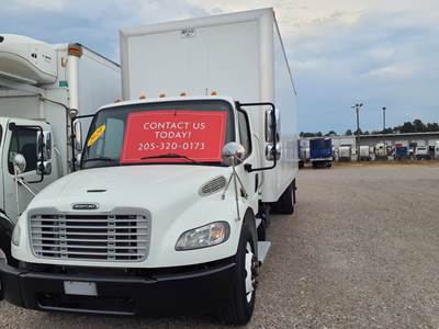 Freightliner M2 106 26 ft Box Truck - 240HP, 6 Speed Automatic, Roll up Door