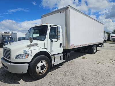 Freightliner M2 106 28 ft Box Truck - 240HP, 6 Speed Automatic, Roll up Door, Liftgate