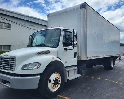 Freightliner M2 106 26 ft Box Truck - 240HP, 9 Speed Automatic, Roll up Door, Liftgate