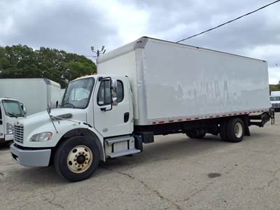 Freightliner M2 106 26 ft Box Truck - 240HP, 6 Speed Automatic, Roll up Door, Liftgate