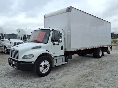 Freightliner M2 106 26 ft Box Truck - 240HP, 9 Speed Automatic, Roll up Door, Liftgate