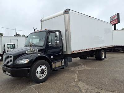Freightliner M2 106 26 ft Box Truck - 240HP, 6 Speed Manual, Roll up Door