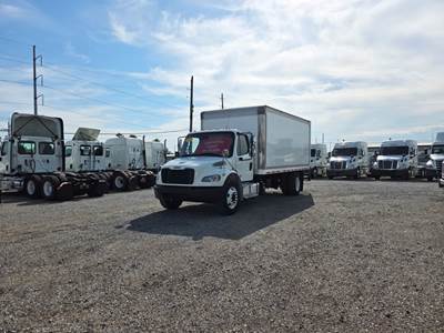 Freightliner M2 106 18 ft Box Truck - 260HP, 6 Speed Automatic, Roll up Door
