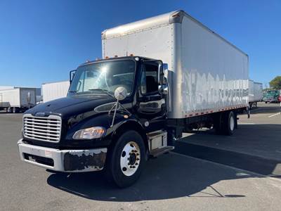 Freightliner M2 106 26 ft Box Truck - 240HP, 6 Speed Automatic, Roll up Door, Liftgate