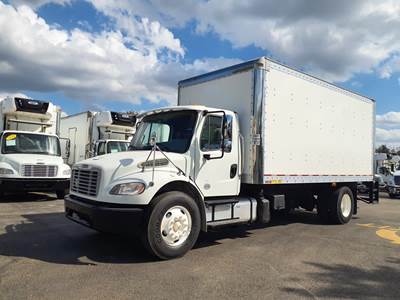 Freightliner M2 106 18 ft Box Truck - 260HP, 6 Speed Automatic, Roll up Door