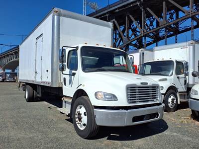 Freightliner M2 106 26 ft Box Truck - 240HP, 9 Speed Automatic, Roll up Door, Liftgate