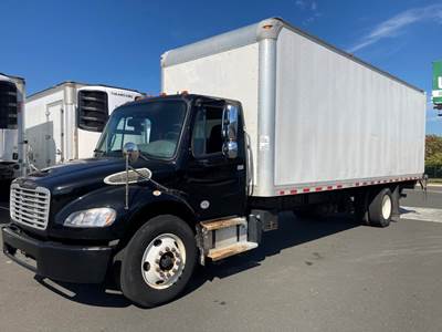 Freightliner M2 106 26 ft Box Truck - 240HP, 6 Speed Automatic, Roll up Door, Liftgate
