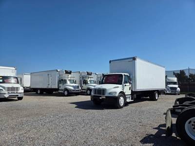 Freightliner M2 106 26 ft Box Truck - 240HP, 9 Speed Automatic, Roll up Door, Liftgate