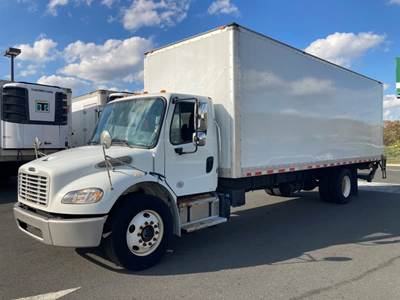 Freightliner M2 106 26 ft Box Truck - 260HP, 6 Speed Automatic, Roll up Door, Liftgate