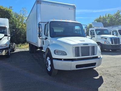 Freightliner M2 106 26 ft Box Truck - 240HP, 6 Speed Automatic, Roll up Door