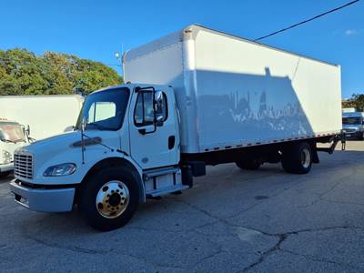 Freightliner M2 106 26 ft Box Truck - 240HP, 6 Speed Automatic, Roll up Door, Liftgate