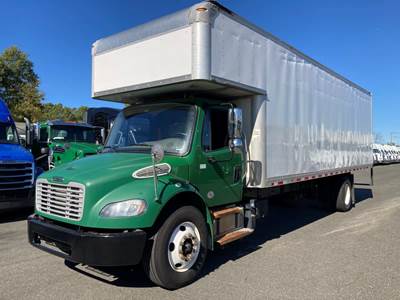 Freightliner M2 106 26 ft Box Truck - 260HP, 6 Speed Automatic, Roll up Door