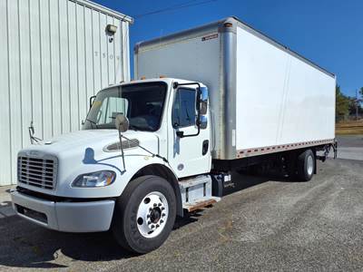 Freightliner M2 106 26 ft Box Truck - 260HP, 6 Speed Automatic, Roll up Door, Liftgate