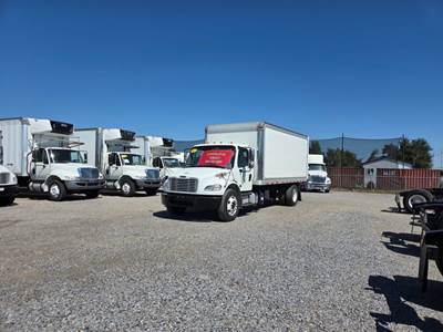 Freightliner M2 106 18 ft Box Truck - 260HP, 6 Speed Automatic, Roll up Door