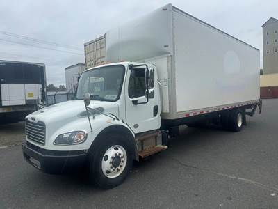 Freightliner M2 106 26 ft Box Truck - 240HP, 6 Speed Automatic, Roll up Door, Liftgate