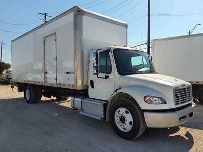 Freightliner M2 106 26 ft Box Truck - 230HP, 6 Speed Automatic, Roll up Door, Liftgate