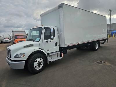 Freightliner M2 106 26 ft Box Truck - 240HP, 9 Speed Automatic, Roll up Door, Liftgate