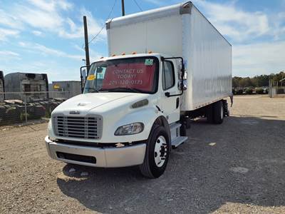 Freightliner M2 106 26 ft Box Truck - 240HP, 9 Speed Automatic, Roll up Door, Liftgate