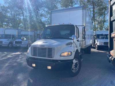 Freightliner M2 106 26 ft Box Truck - 260HP, 4 Speed Automatic, Roll up Door, Liftgate