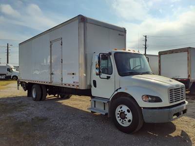 Freightliner M2 106 26 ft Box Truck - 240HP, 9 Speed Automatic, Roll up Door, Liftgate