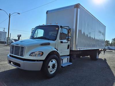 Freightliner M2 106 26 ft Box Truck - 240HP, 9 Speed Automatic, Roll up Door, Liftgate