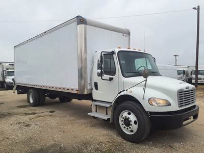 Freightliner M2 106 26 ft Box Truck - 260HP, 6 Speed Automatic, Roll up Door, Liftgate