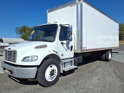 Freightliner M2 106 26 ft Box Truck - 240HP, 6 Speed Automatic, Roll up Door
