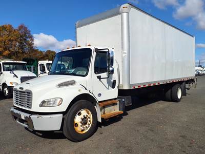 Freightliner M2 106 26 ft Box Truck - 240HP, 6 Speed Automatic, Roll up Door, Liftgate