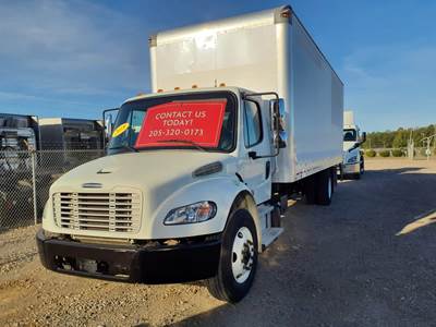 Freightliner M2 106 26 ft Box Truck - 240HP, 9 Speed Automatic, Roll up Door, Liftgate