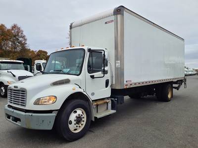Freightliner M2 106 26 ft Box Truck - 240HP, 9 Speed Automatic, Roll up Door, Liftgate