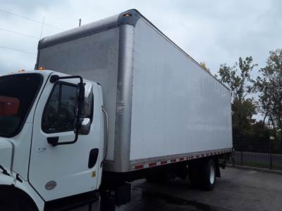 Freightliner M2 106 26 ft Box Truck - 240HP, 6 Speed Automatic, Roll up Door, Liftgate