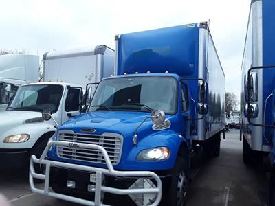 Freightliner M2 106 26 ft Box Truck - 260HP, 6 Speed Automatic, Roll up Door, Liftgate