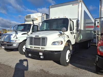 Freightliner M2 106 28 ft Box Truck - 300HP, 6 Speed Automatic, Roll up Door, Liftgate