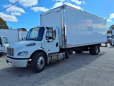 Freightliner M2 106 26 ft Box Truck - 260HP, 6 Speed Automatic, Roll up Door