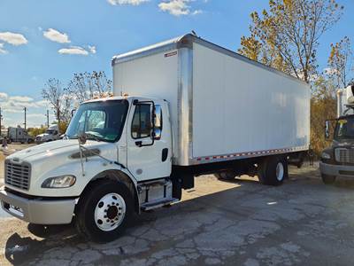 Freightliner M2 106 26 ft Box Truck - 240HP, 9 Speed Automatic, Roll up Door, Liftgate