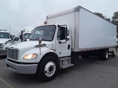 Freightliner M2 106 26 ft Box Truck - 240HP, 6 Speed Automatic, Roll up Door, Liftgate