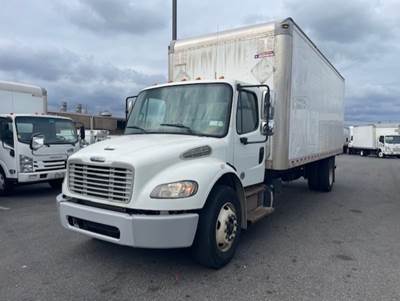 Freightliner M2 106 22 ft Box Truck - 280HP, 6 Speed Automatic, Roll up Door