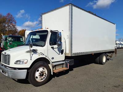 Freightliner M2 106 24 ft Box Truck - 240HP, 6 Speed Automatic, Roll up Door, Liftgate