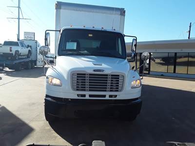 Freightliner M2 106 26 ft Box Truck - 270HP, 6 Speed Automatic, Roll up Door, Liftgate