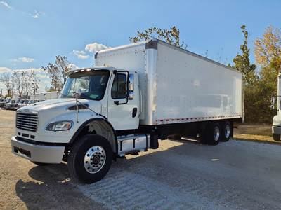 Freightliner M2 106 26 ft Box Truck - 350HP, 6 Speed Automatic, Roll up Door, Liftgate