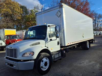 Freightliner M2 106 26 ft Box Truck - 260HP, 4 Speed Automatic, Roll up Door, Liftgate