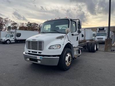 Freightliner M2 106 Box Truck - 330HP, 6 Speed Automatic