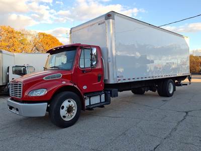 Freightliner M2 106 26 ft Box Truck - 260HP, 6 Speed Automatic, Roll up Door, Liftgate