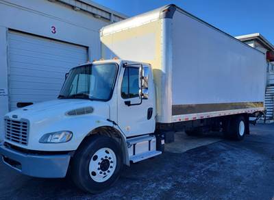 Freightliner M2 106 26 ft Box Truck - 240HP, 6 Speed Automatic, Roll up Door, Liftgate