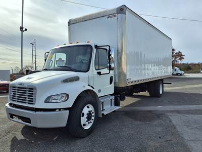 Freightliner M2 106 26 ft Box Truck - 240HP, 6 Speed Automatic, Roll up Door
