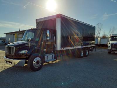 Freightliner M2 106 26 ft Box Truck - 270HP, 6 Speed Automatic, Roll up Door, Liftgate